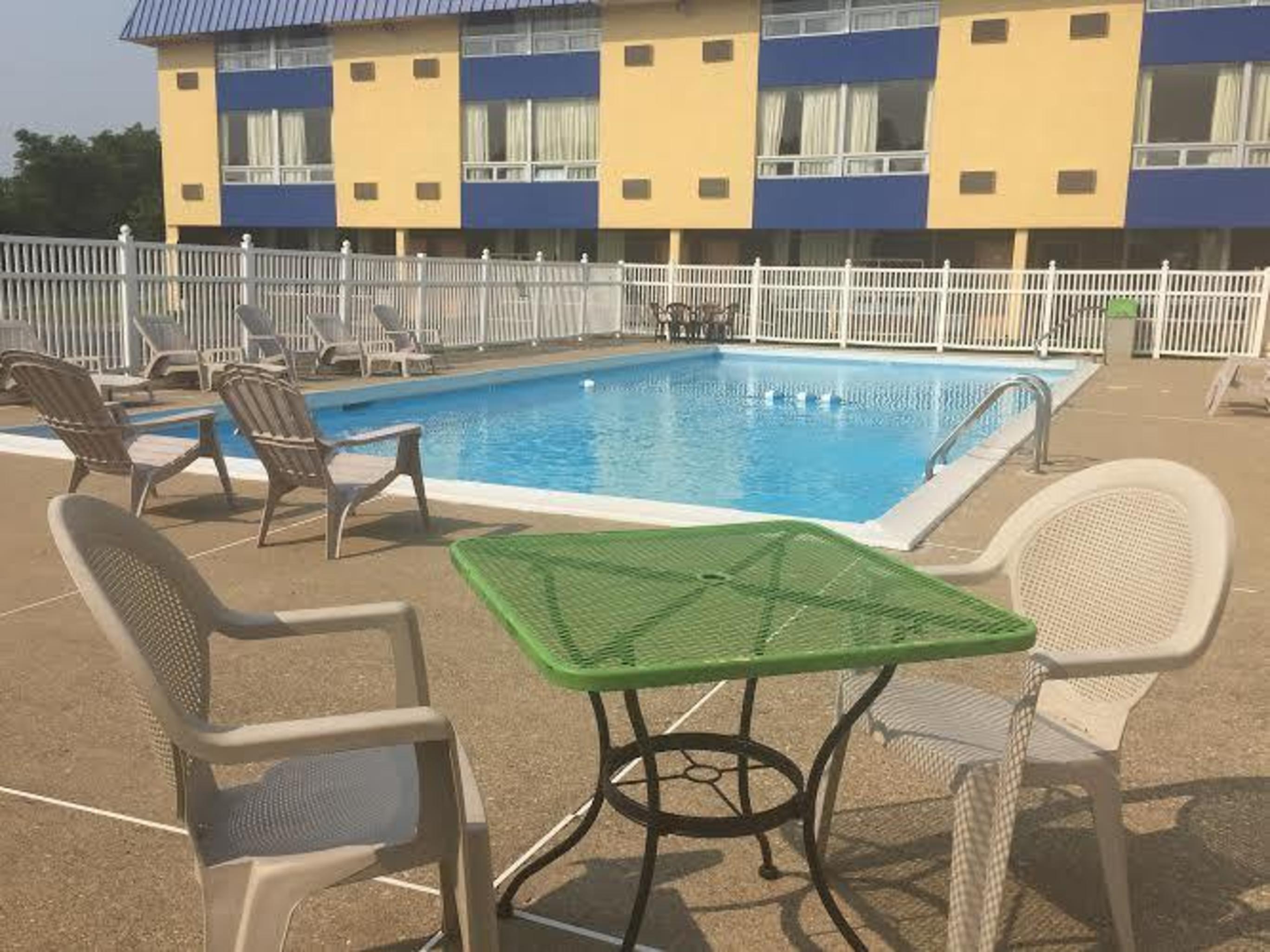 Days Inn By Wyndham Fort Wright Cincinnati Area מראה חיצוני תמונה