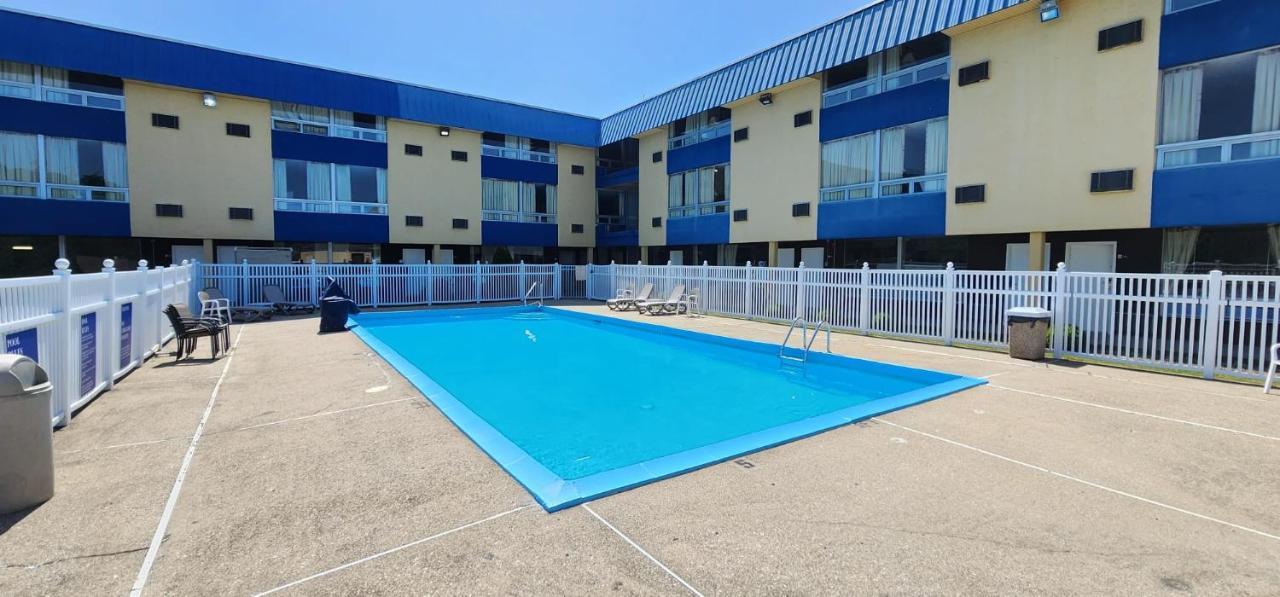 Days Inn By Wyndham Fort Wright Cincinnati Area מראה חיצוני תמונה