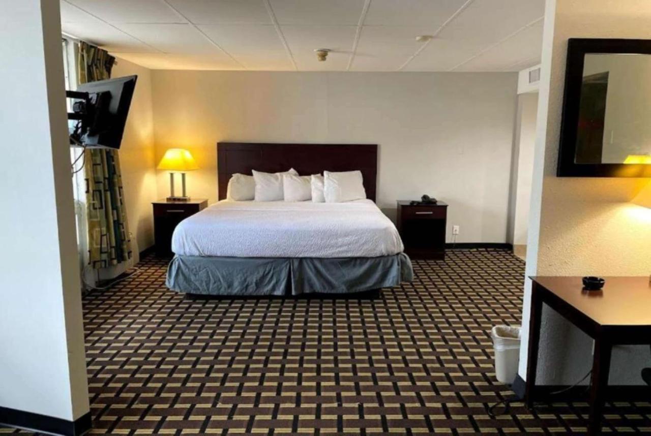 Days Inn By Wyndham Fort Wright Cincinnati Area מראה חיצוני תמונה