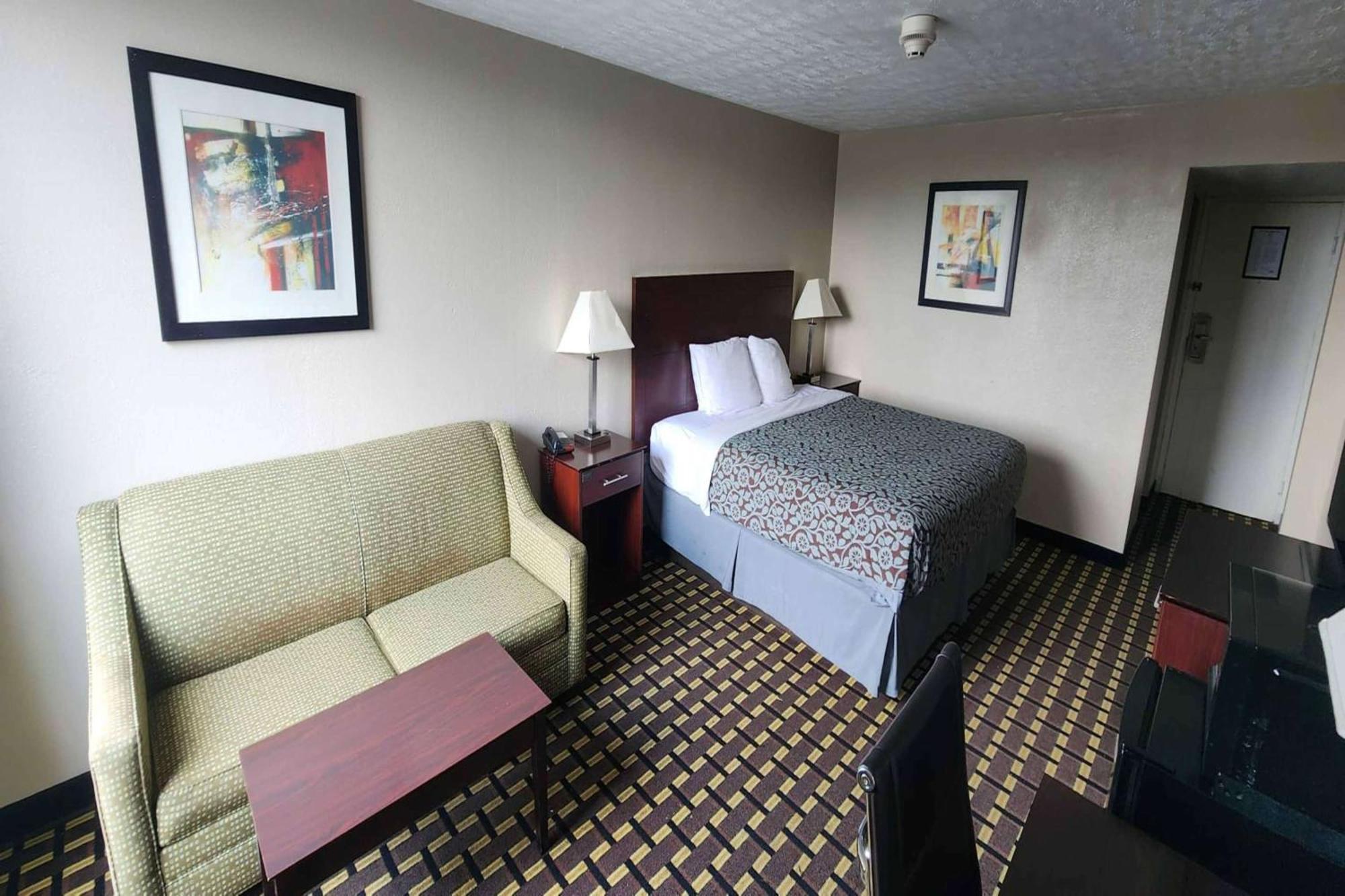 Days Inn By Wyndham Fort Wright Cincinnati Area מראה חיצוני תמונה