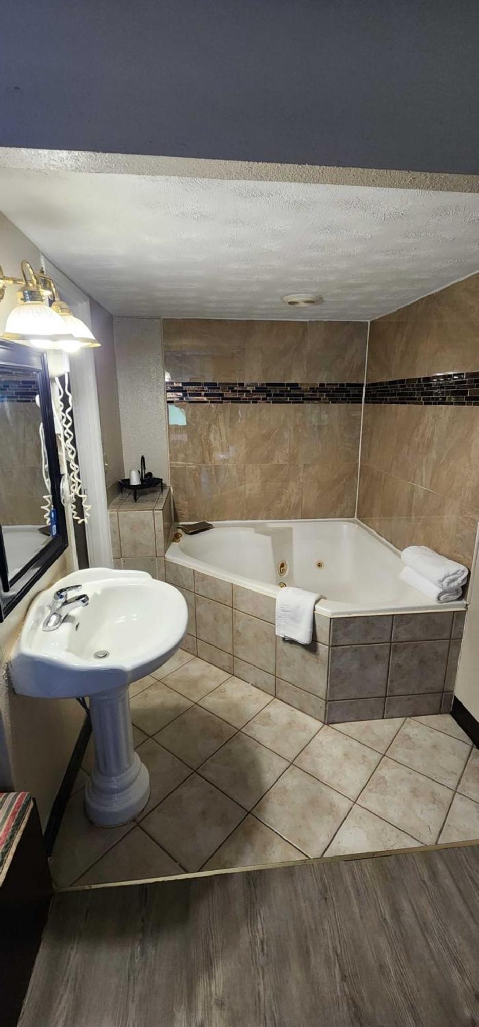Days Inn By Wyndham Fort Wright Cincinnati Area מראה חיצוני תמונה