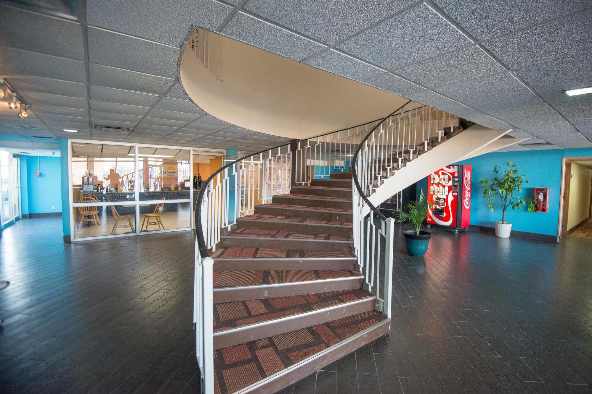 Days Inn By Wyndham Fort Wright Cincinnati Area מראה חיצוני תמונה